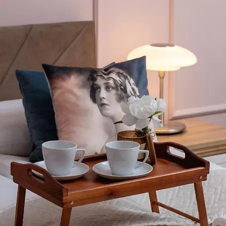 Daire Luxurious & Unique Mickiewicza Cracow By Renters Prestige Krakow