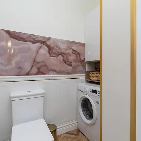 Luxurious & Unique Mickiewicza Cracow By Renters Prestige Daire Krakow