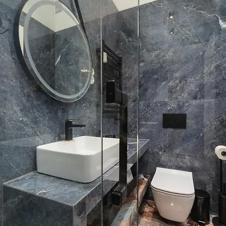 Luxurious & Unique Mickiewicza Cracow By Renters Prestige