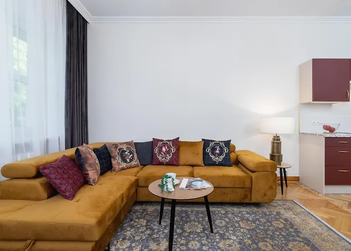 Luxurious & Unique Mickiewicza Cracow By Renters Prestige