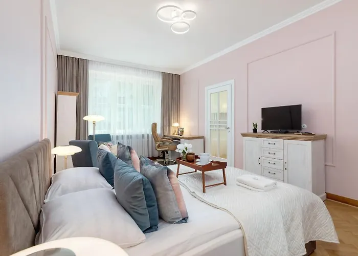 Luxurious & Unique Mickiewicza Cracow By Renters Prestige Kraków