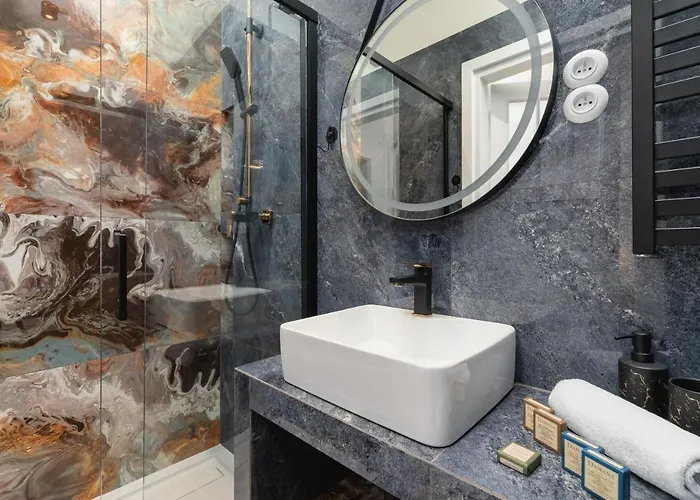 Luxurious & Unique Mickiewicza Cracow By Renters Prestige Lägenhet