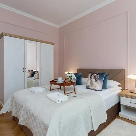 Lägenhet Luxurious & Unique Mickiewicza Cracow By Renters Prestige